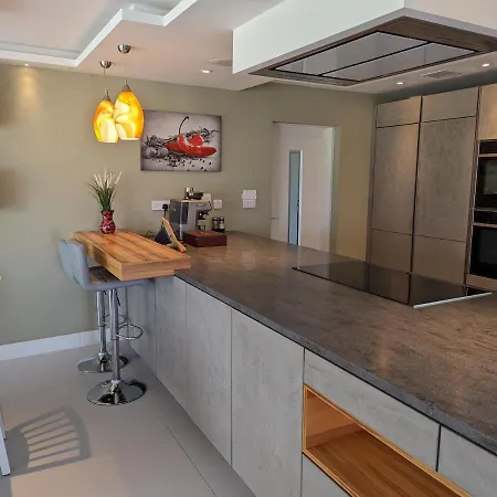 Unique, Spacious, Self-Built Eco Home With Huge Garden And Movie Room Andover Exterior photo