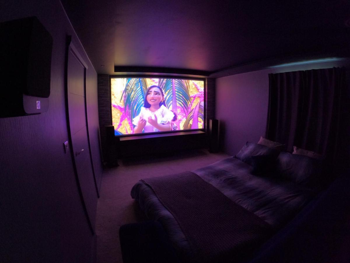 Holiday home Unique, Spacious, Self-built Eco With Huge Garden And Movie *