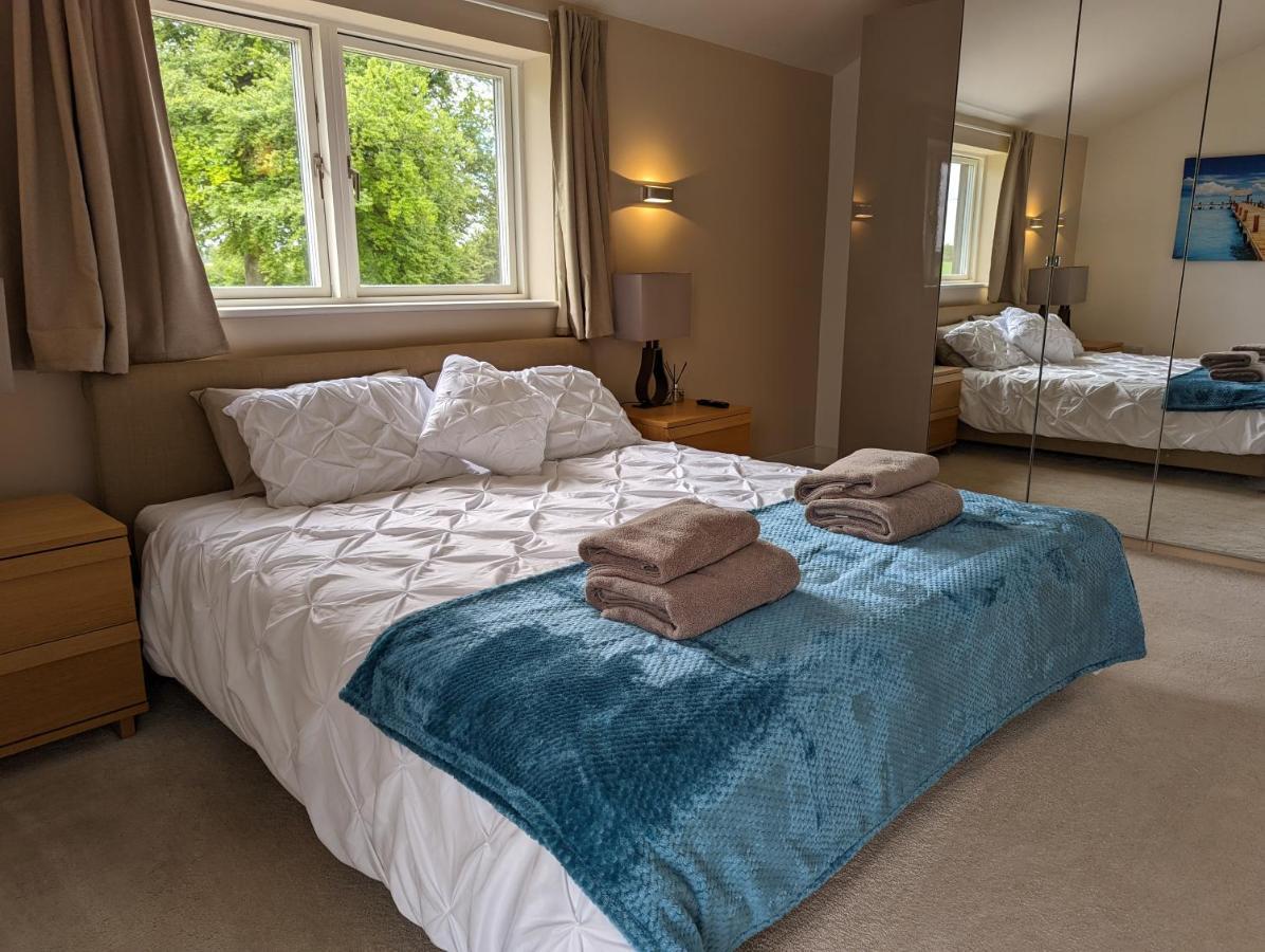 Unique, Spacious, Self-built Eco With Huge Garden And Movie Andover