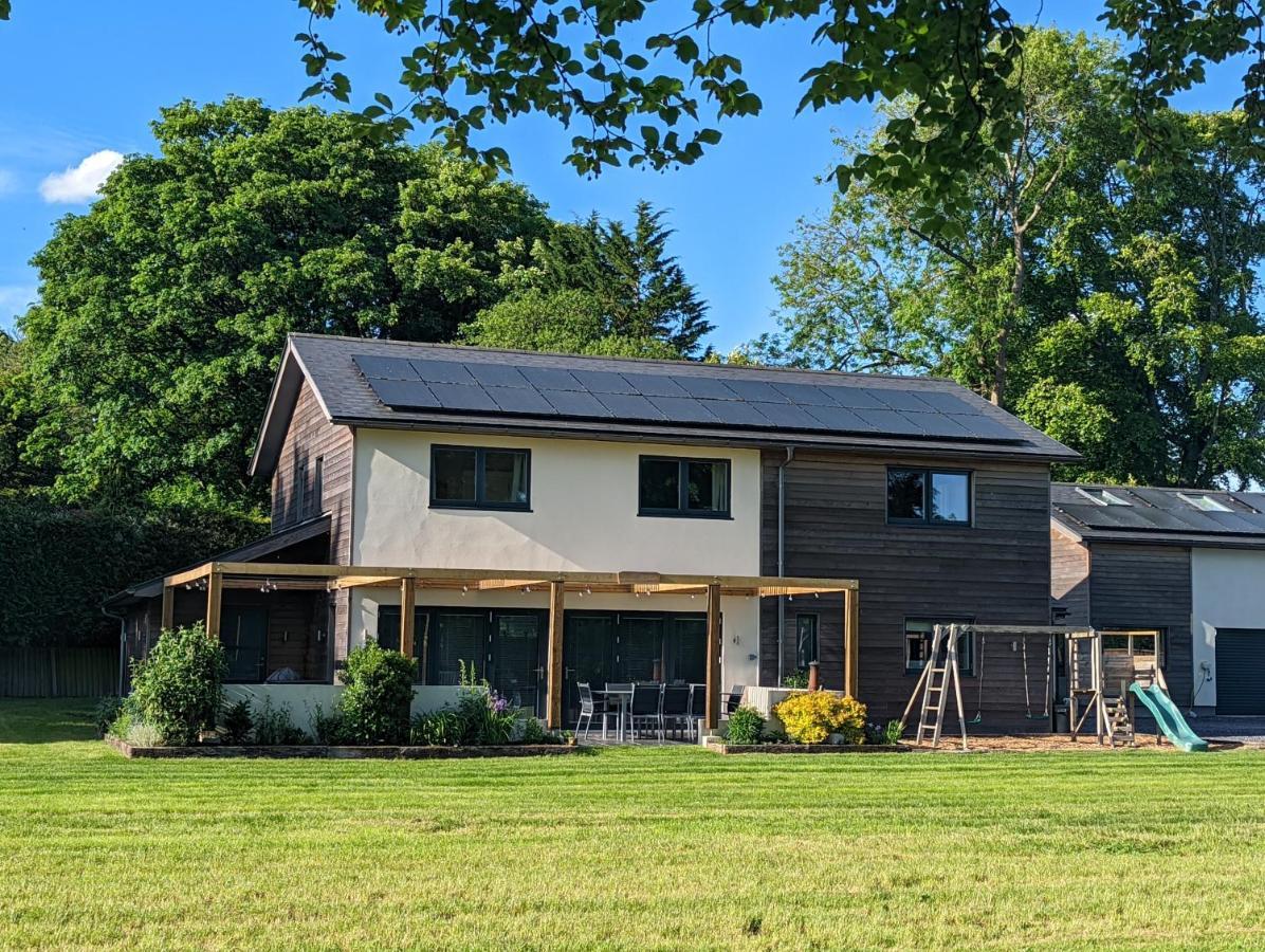 Unique, Spacious, Self-built Eco With Huge Garden And Movie Andover