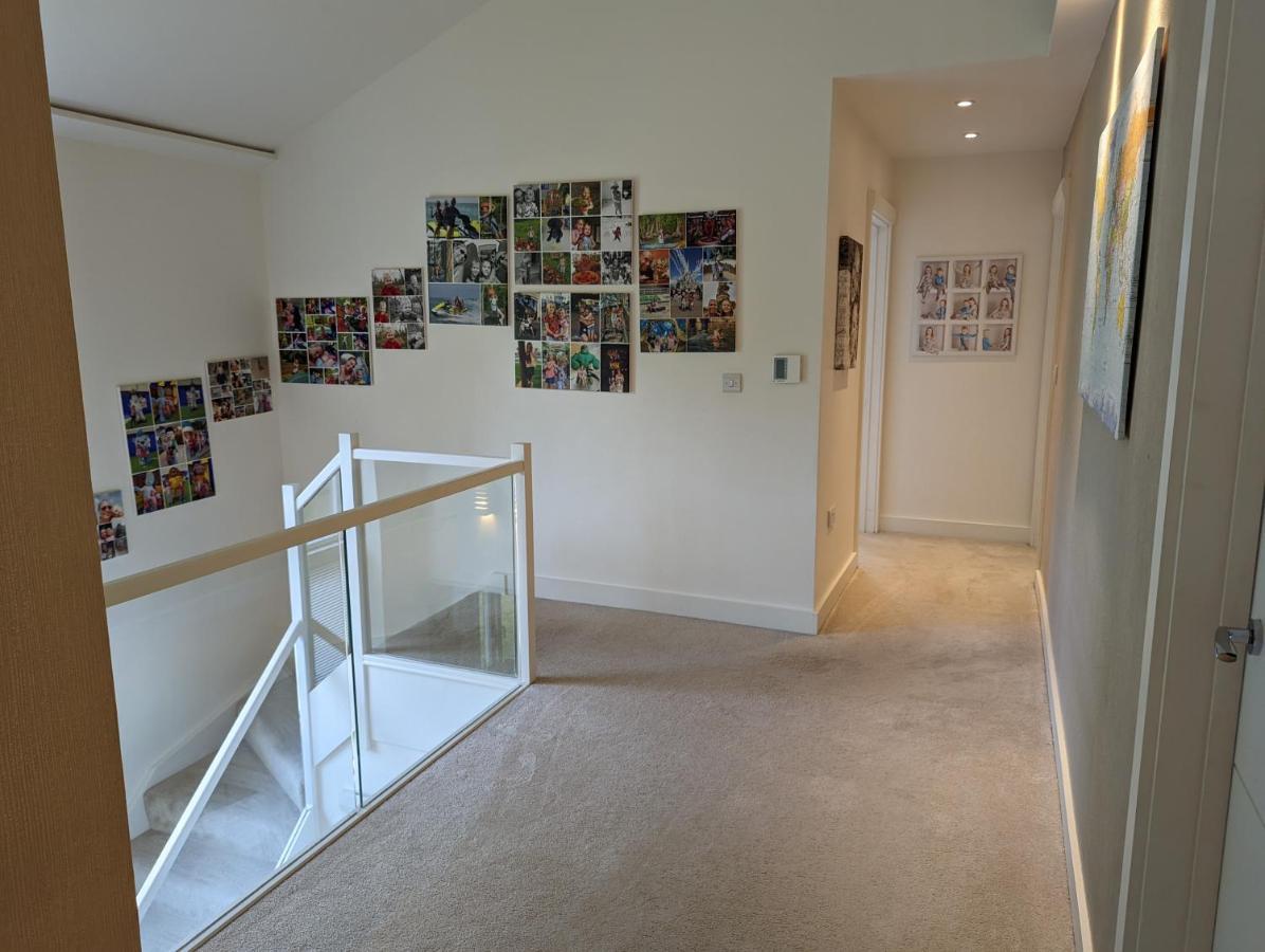 Unique, Spacious, Self-built Eco With Huge Garden And Movie * Andover