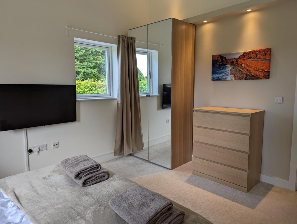 Unique, Spacious, Self-built Eco With Huge Garden And Movie * Andover
