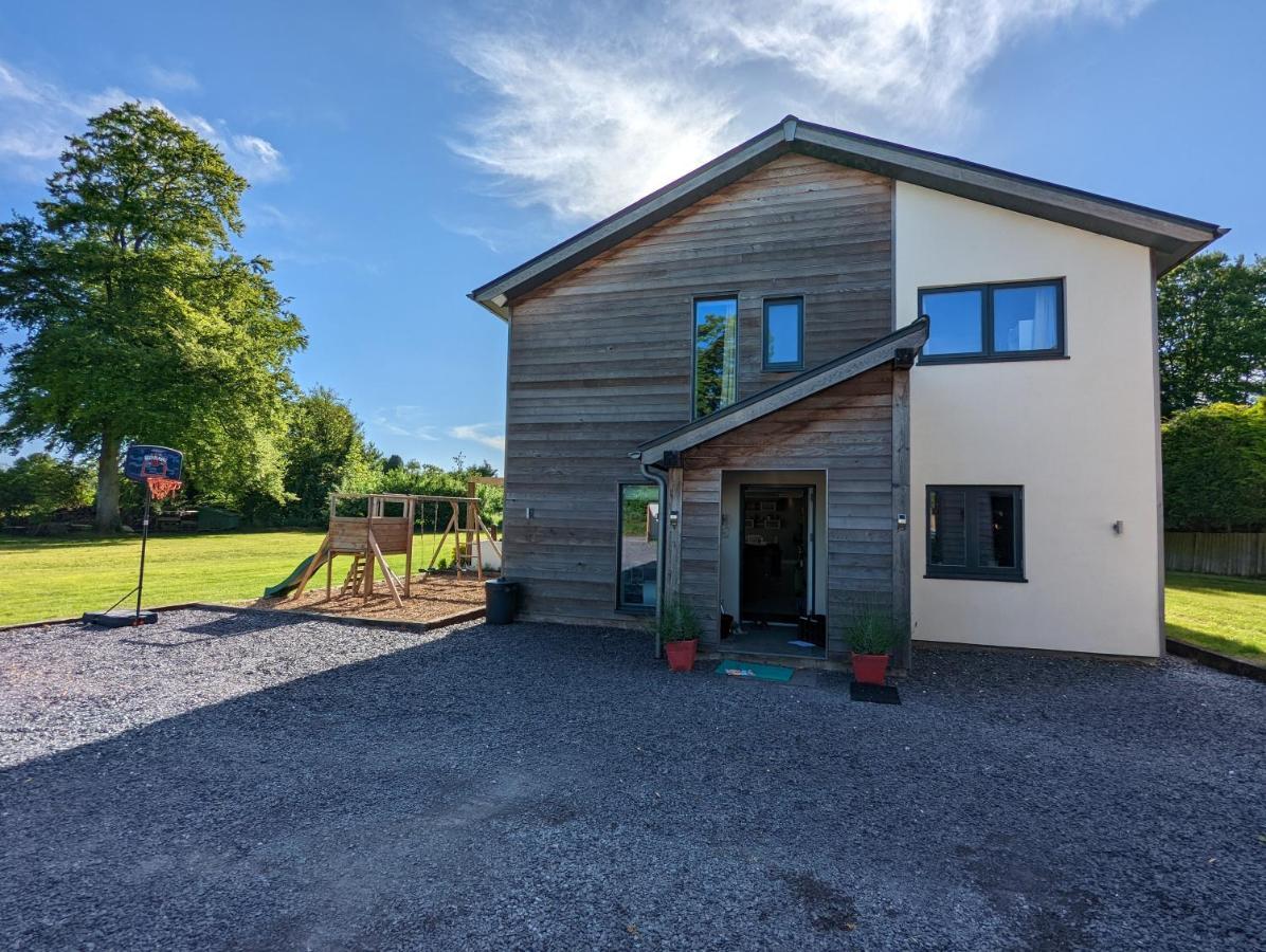 Unique, Spacious, Self-built Eco With Huge Garden And Movie *