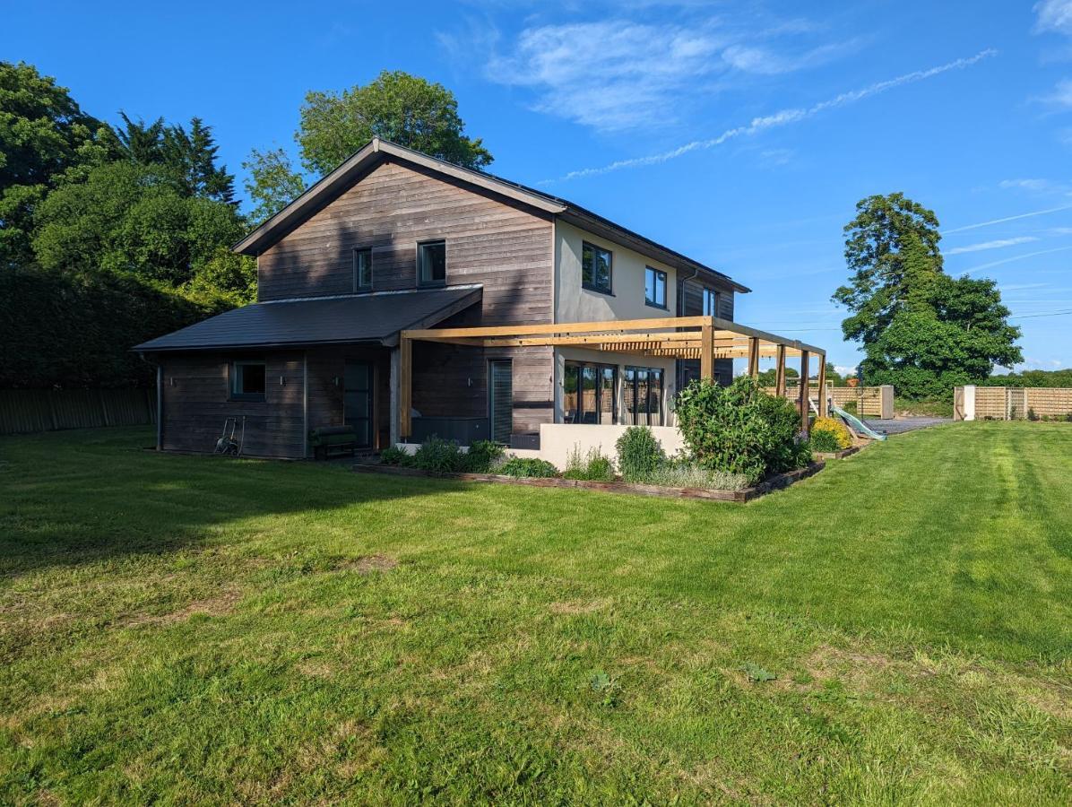Unique, Spacious, Self-built Eco With Huge Garden And Movie Andover