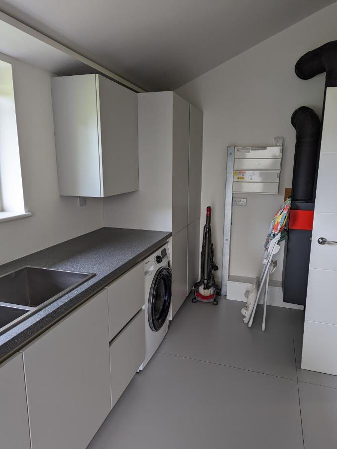 Unique, Spacious, Self-built Eco With Huge Garden And Movie Andover